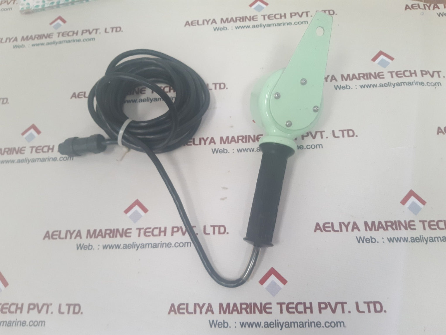 Ruder angle indicator controller