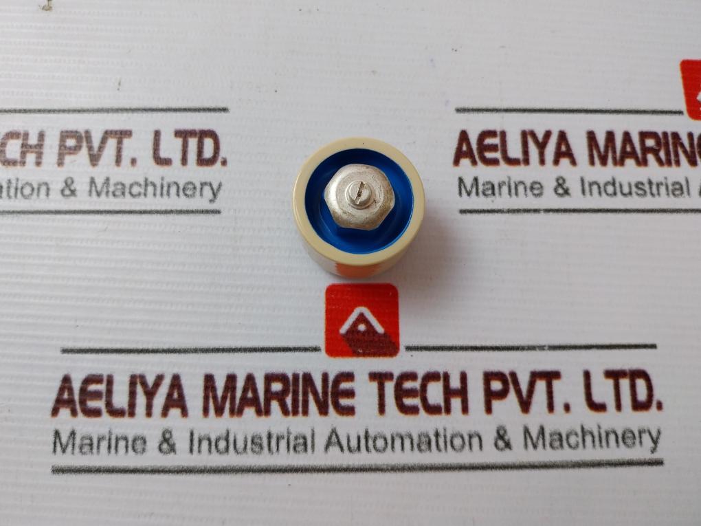 96151 100Pf +/-5% Capacitors