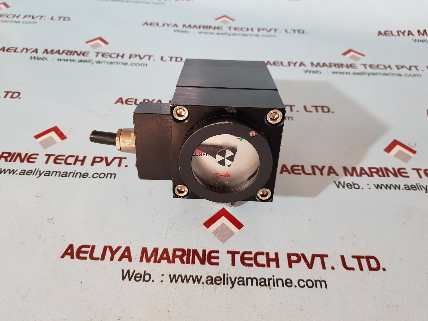 Danfoss 045-0261 Position Indicator Hpr 02 2.5W With Block