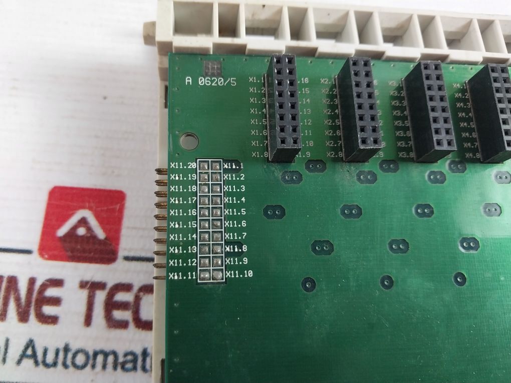 A 0620/5 Bus Backplane Printed Circuit Board