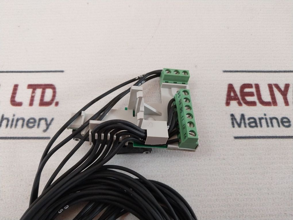 Abb 1Sd A053704 R1 Changeover Contact Open-closed Tripped