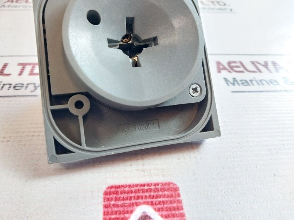 Abb 1Sda082810R1 Rhe/Rhe Padlock- Rotary Handle Operating Mechanism Door Mounted