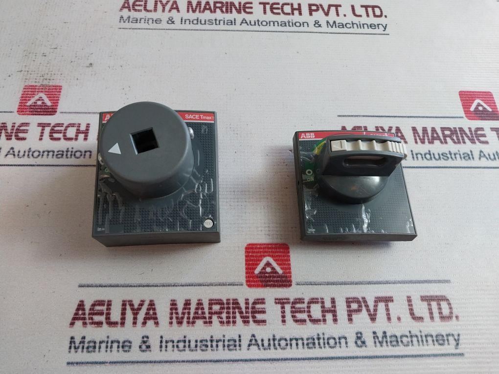 Abb 1Sda082810R1 Rhe/Rhe Padlock- Rotary Handle Operating Mechanism Door Mounted