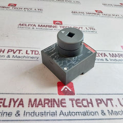Abb 1Sda082810R1 Rhe/Rhe Padlock- Rotary Handle Operating Mechanism Door Mounted