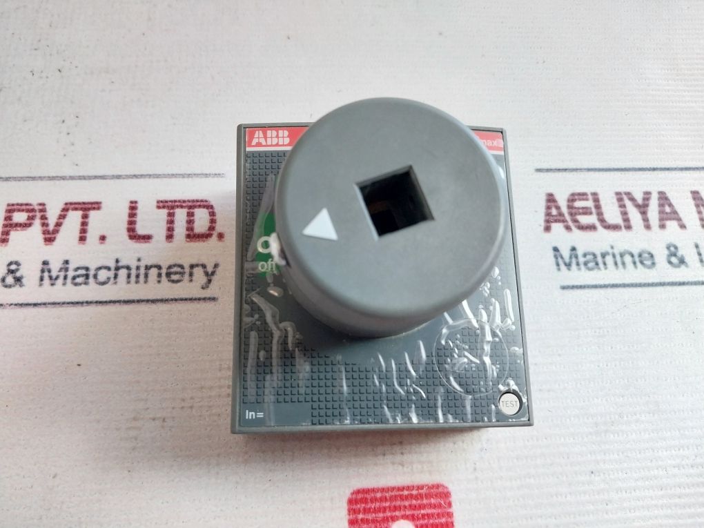 Abb 1Sda082810R1 Rhe/Rhe Padlock- Rotary Handle Operating Mechanism Door Mounted