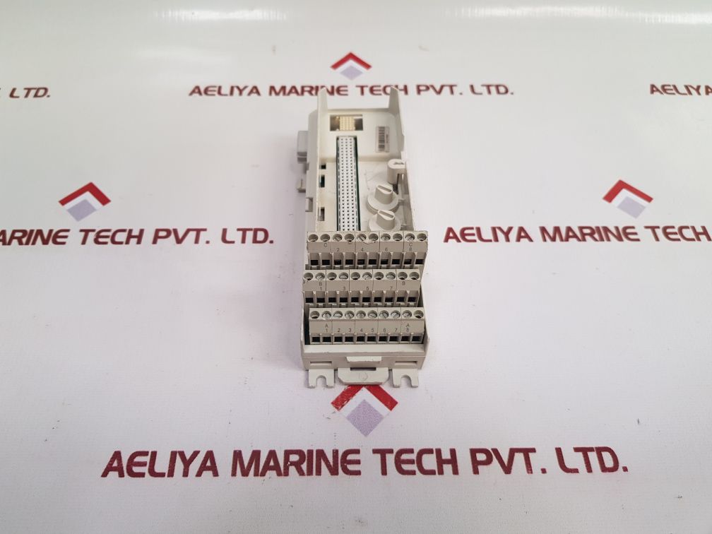 Abb Tu811V1 Compact Module Termination Unit 3Bse013231R1 Used

