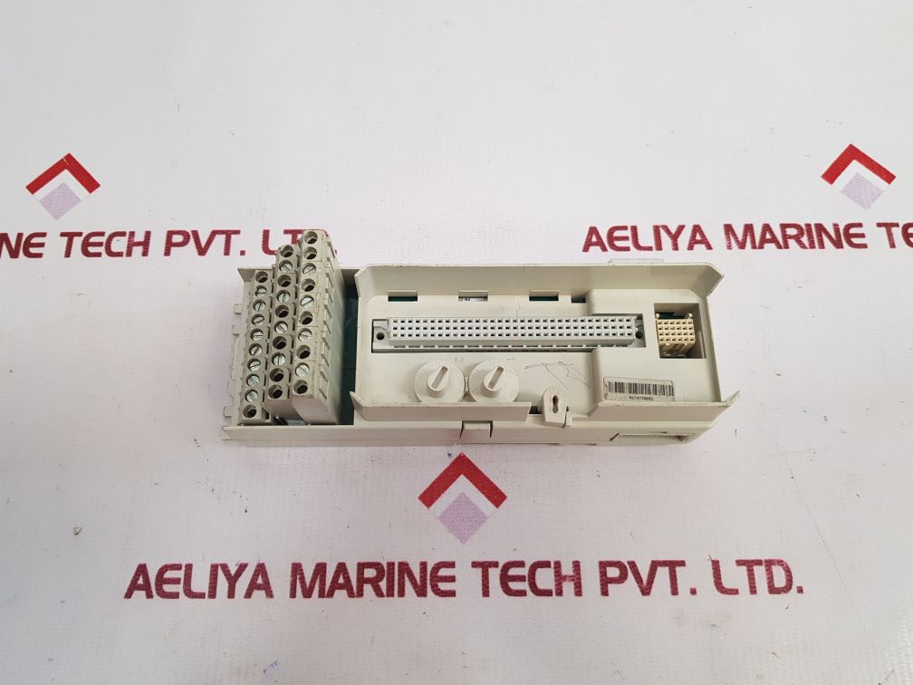 Abb Tu811V1 Compact Module Termination Unit 3Bse013231R1 Used
