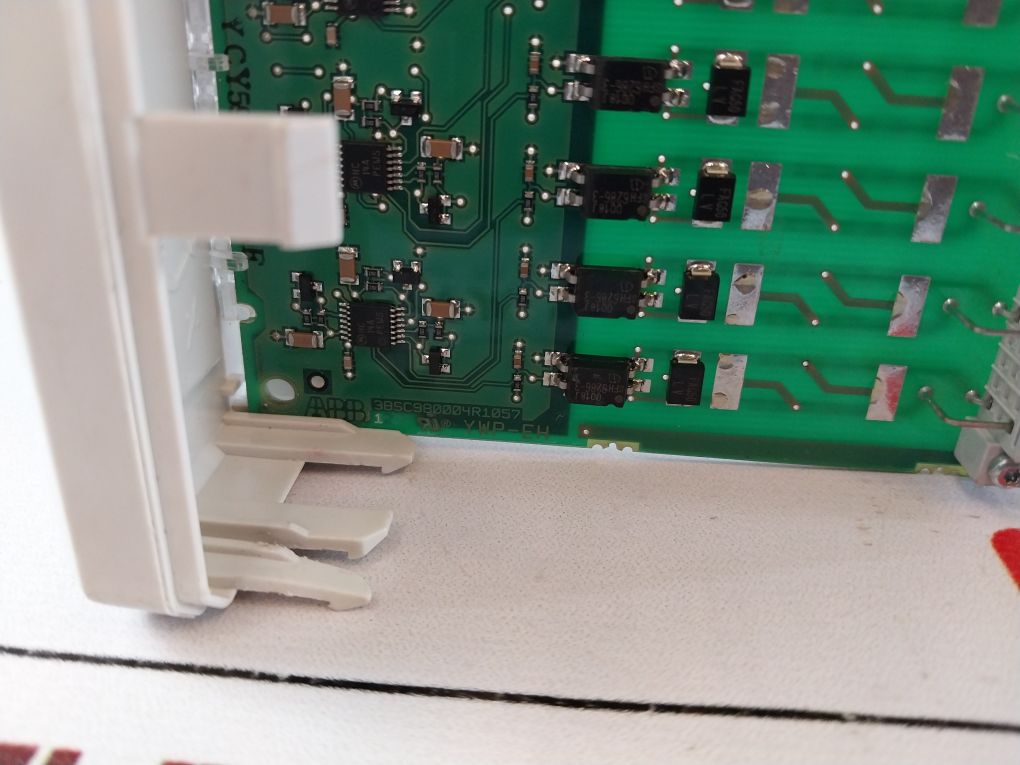 Abb Di825 Input Module 3Bse036374R1 Pr: B