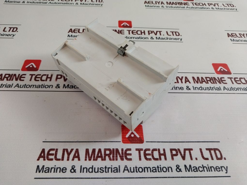 Abb 6197/13-101-500 Universal Dimming Actuator 230V~ 50/60 Hz