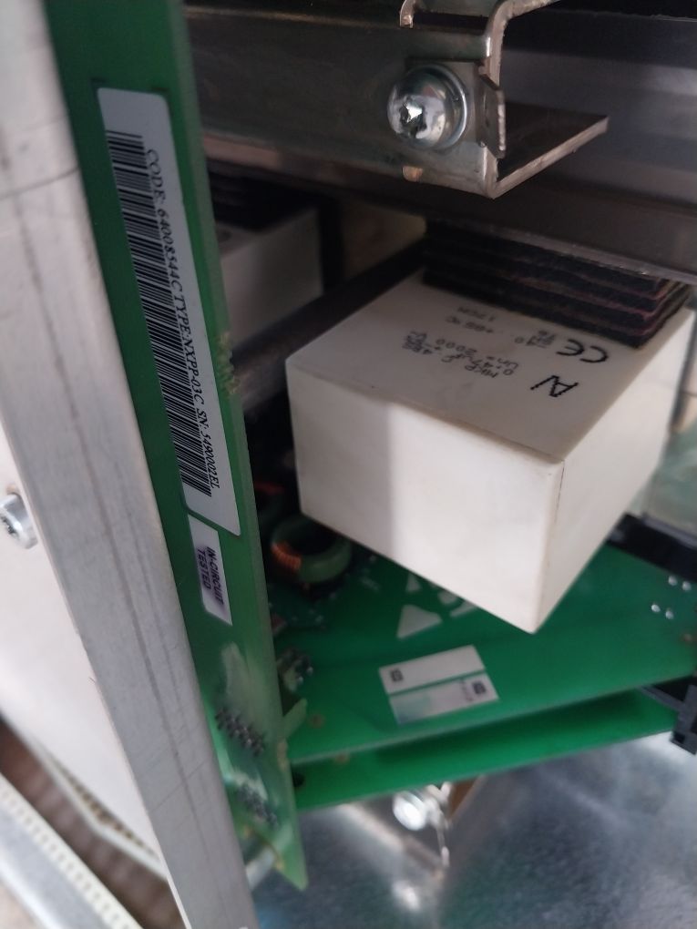 Abb Acs600 Multidrive Acw6341390600000300902/Acw6441390600000300900