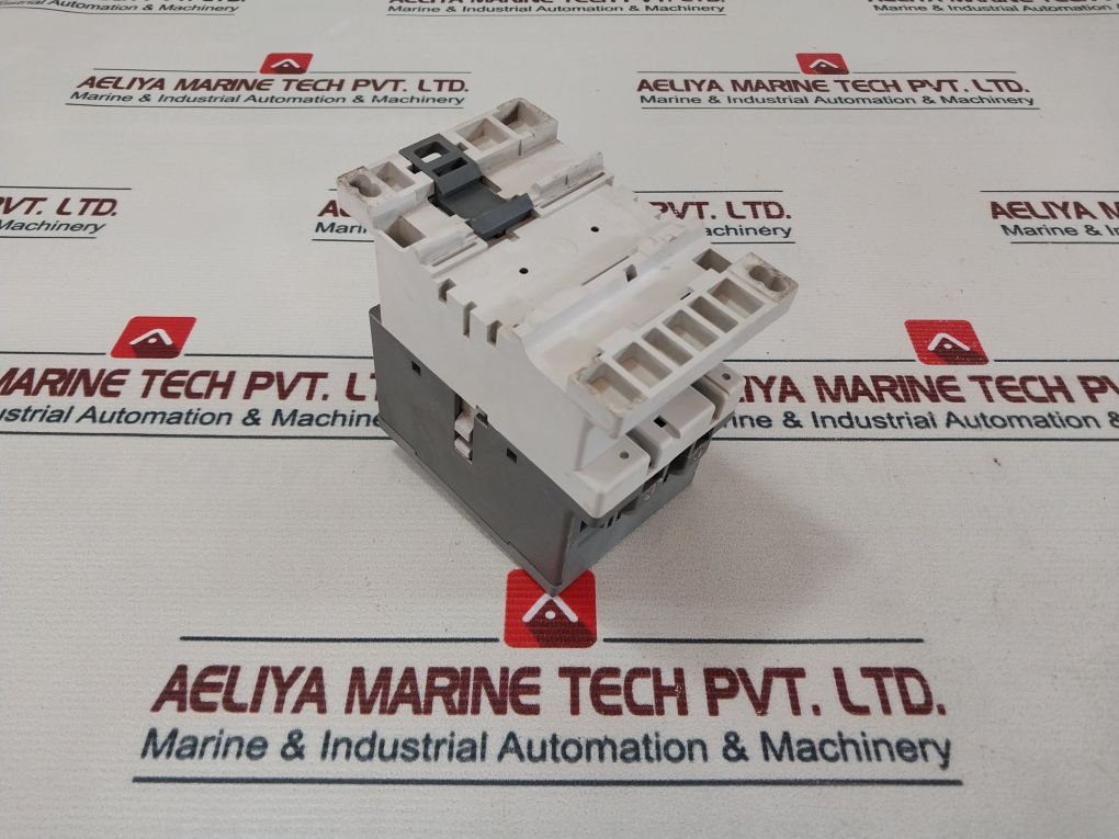 Abb A63-30 Aux. Contactor 230-240V 60Hz