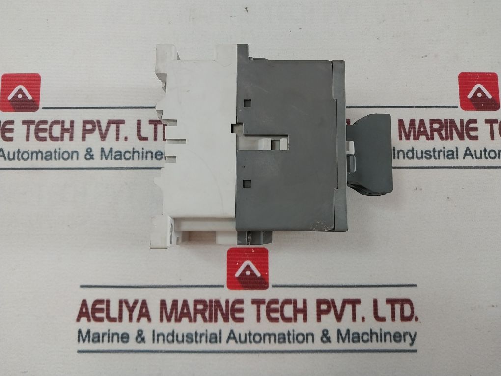 Abb A63-30 Contactor With Ca5-01 & Ca5-10 Contact Blocks