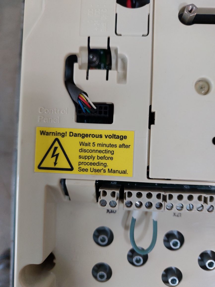 Abb Acs800-01-0205-5+B056+C132 Frequency Converter