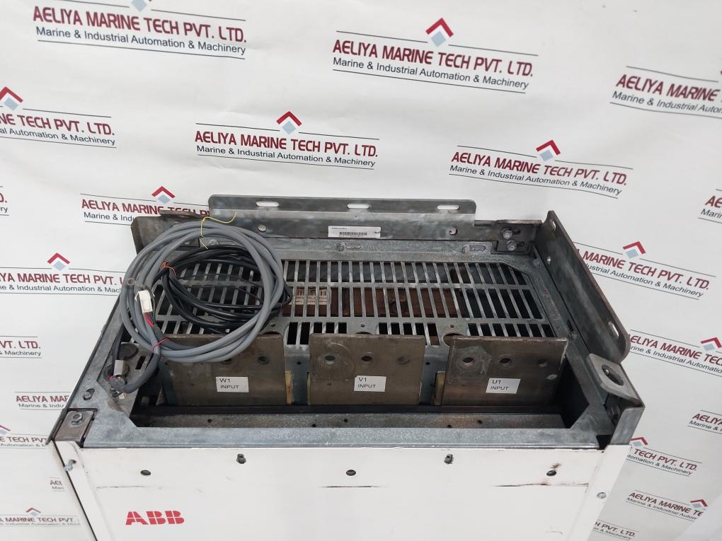 Abb Acs800-04-0400-3 Frequency Converter Aibp-51/Ainp-01/Apow-01/Aint-02