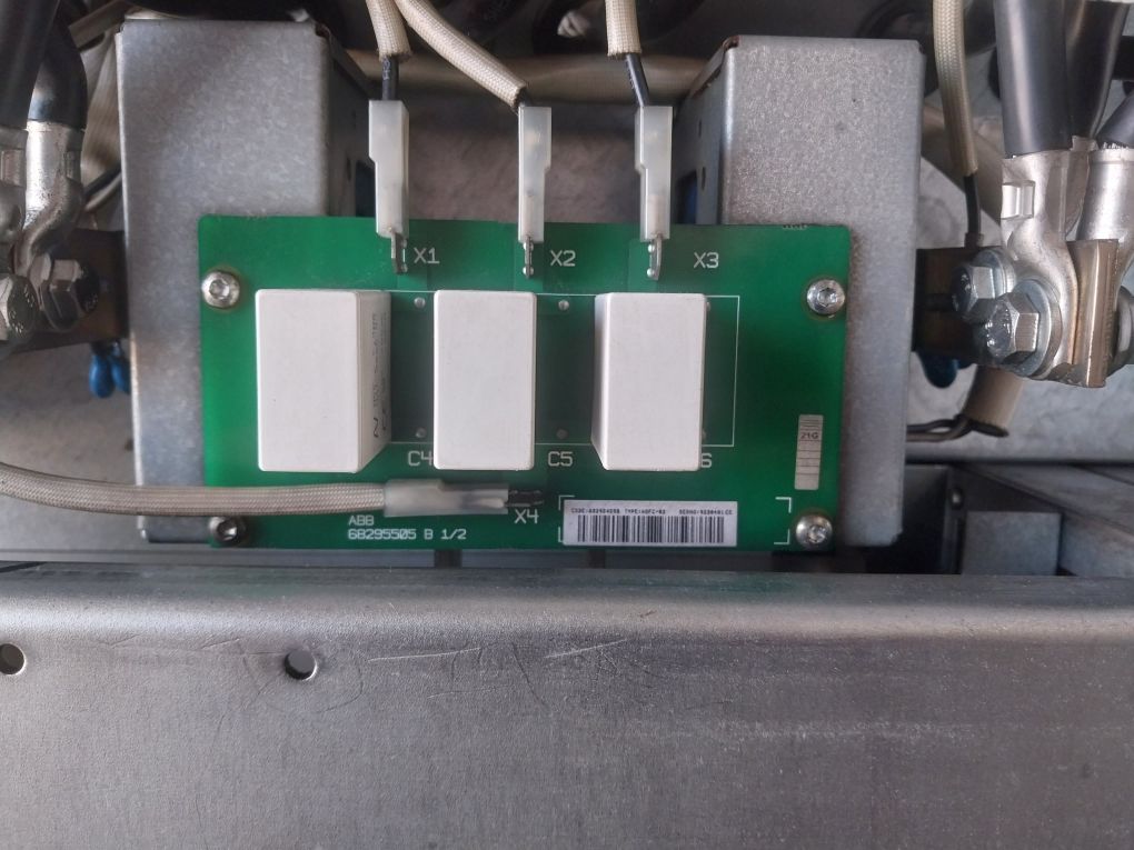 Abb Acs800-104-0580-7+C126+E205+V991 Inverter