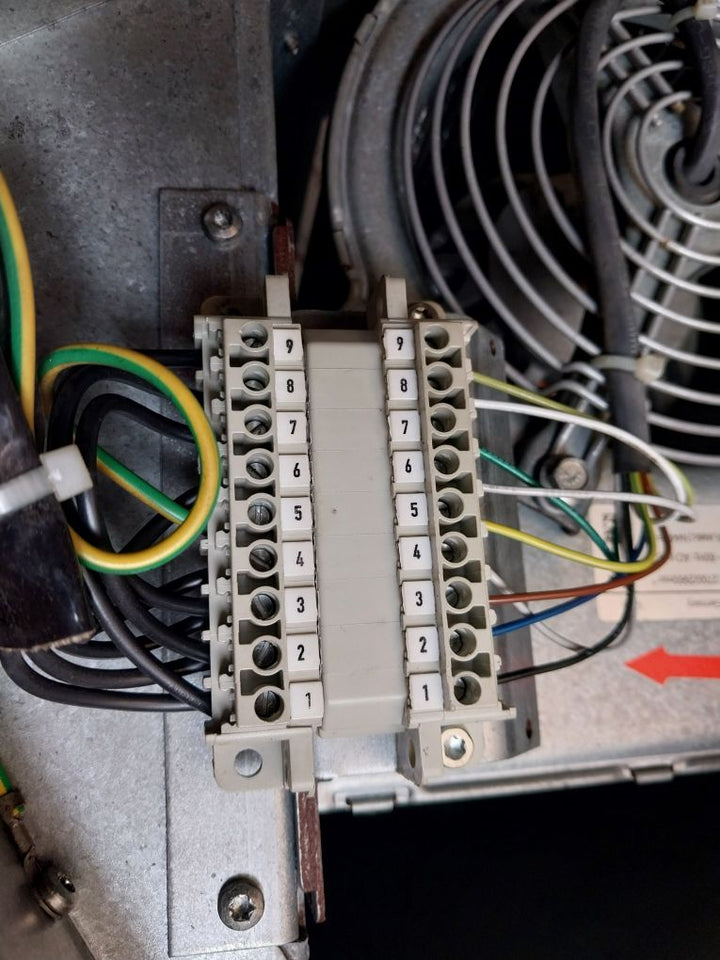 Abb Acs800-104-0580-7+C126+E205+V991 300 Hz