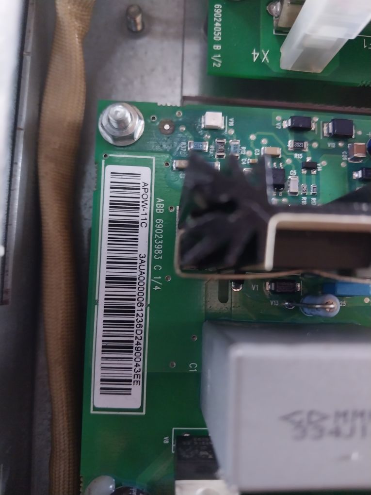 Abb Acs800-104Lc-0700-7+E205+Q950