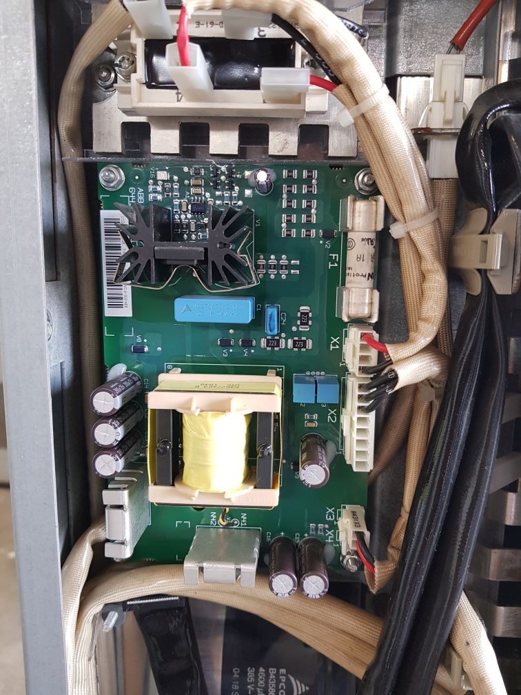 Abb Acs800-104Lc-0700-7+E205+Q950 Inverter Module (Not Working)