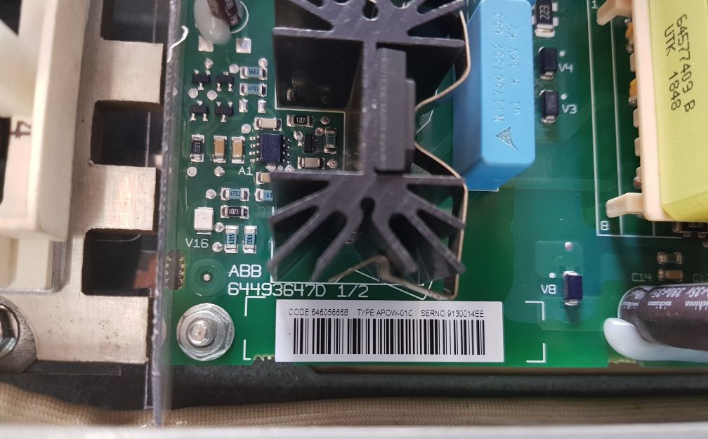 Abb Acs800-104Lc-0700-7+E205+Q950 Inverter Module (Not Working)