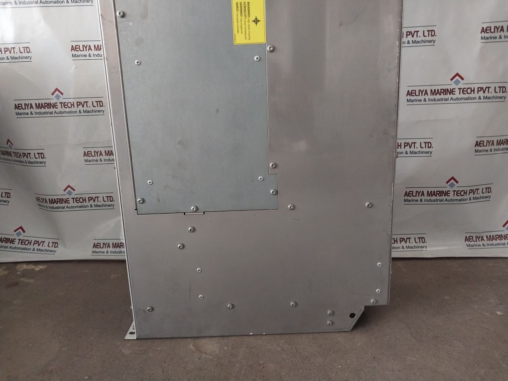 Abb Acs800-104Lc-0700-7+E205+Q950 583 A
