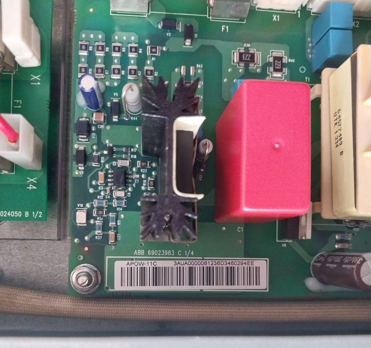 Abb Acs800-104Lc-0700-7+E205+Q950 583 A