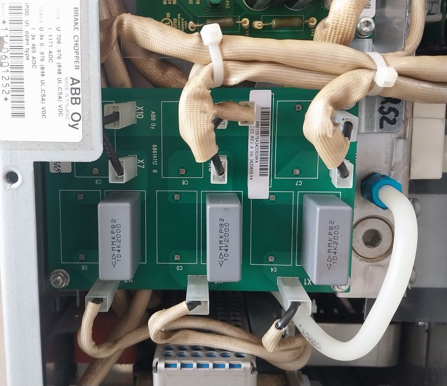 Abb Acs800-104Lc-0700-7+E205+Q950 583 A