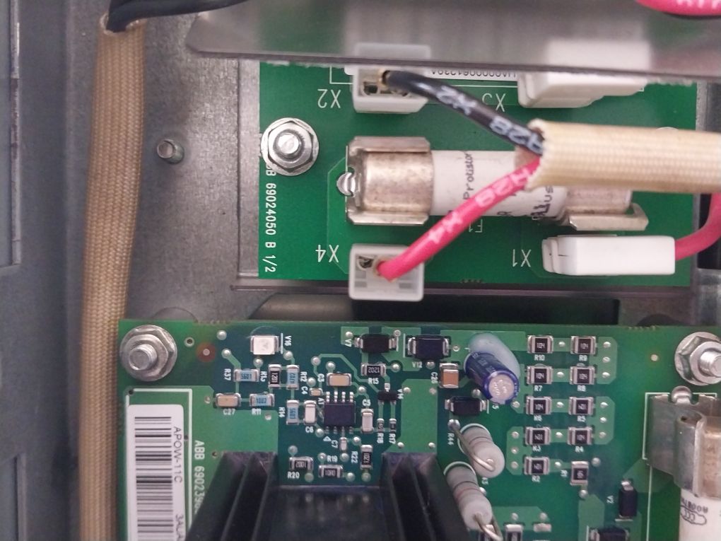 Abb Acs800-104Lc-0700-7+E205+Q950 583 A