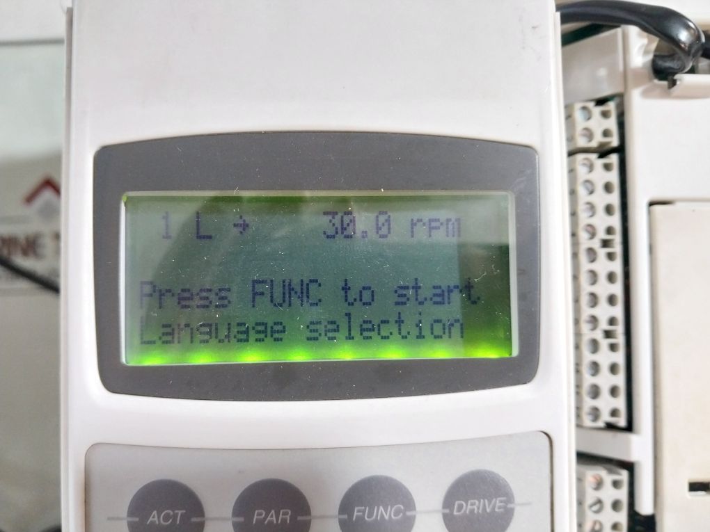 Abb Acs800-u1-0030-5+P901 Enclosed Variable Frequency Drive 380..500Vac