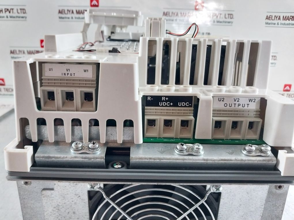 Abb Acs800-u1-0030-5+P901 Enclosed Variable Frequency Drive 380..500Vac