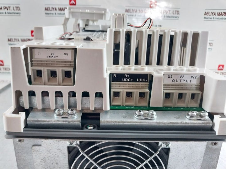 Abb Acs800-u1-0030-5+P901 Enclosed Variable Frequency Drive 380..500Vac