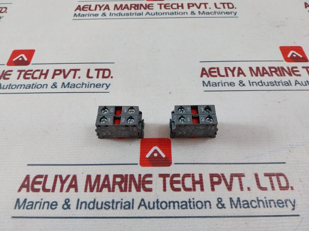 Lot Of 2x Abb Mcb-01 Contact Block 690V 10A
