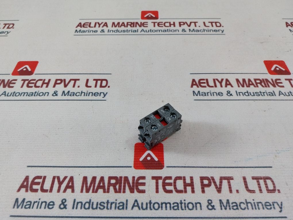 Lot Of 2x Abb Mcb-01 Contact Block 690V 10A