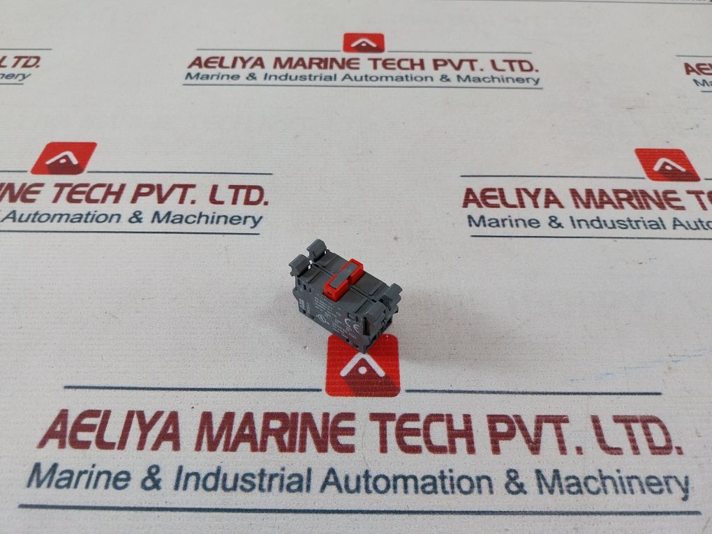 Lot Of 2x Abb Mcb-01 Contact Block 690V 10A