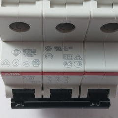 Abb S203 C10 3-pole Circuit Breaker 2Cds253001R0104