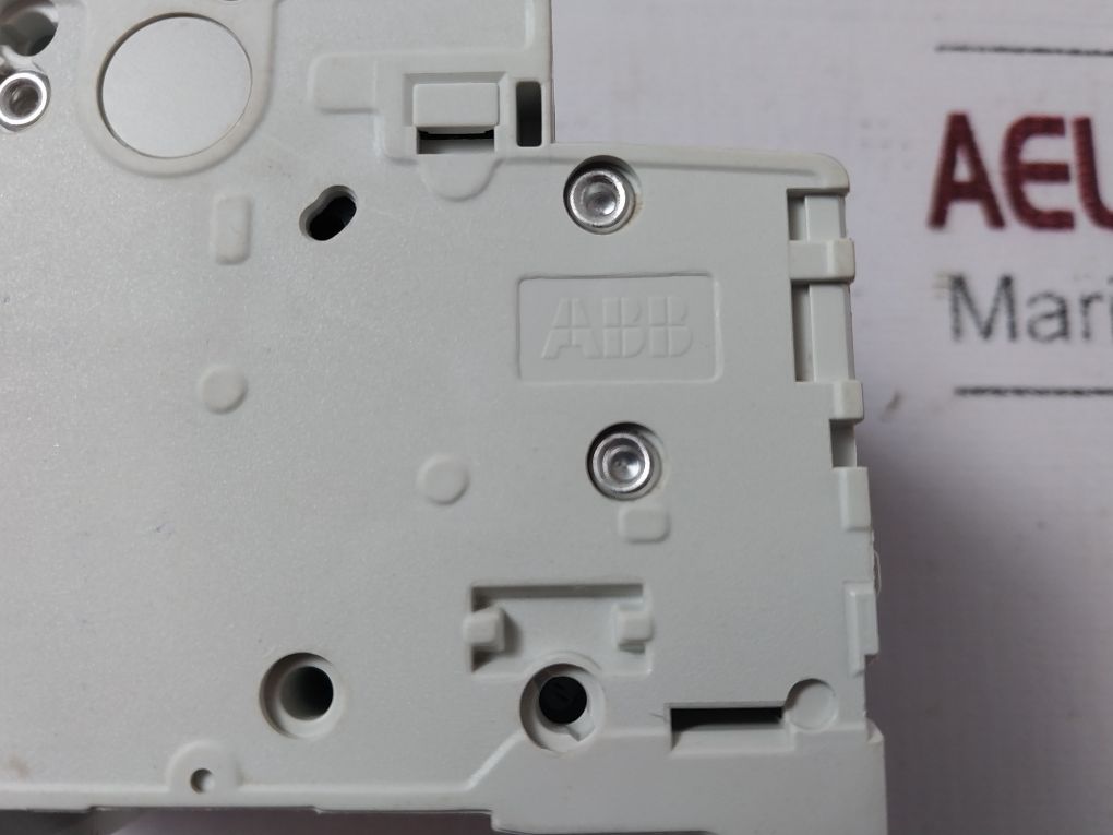 Abb S203 C10 3-pole Circuit Breaker 2Cds253001R0104