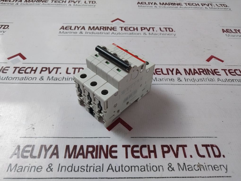 Abb S203 C10 3-pole Circuit Breaker 2Cds253001R0104