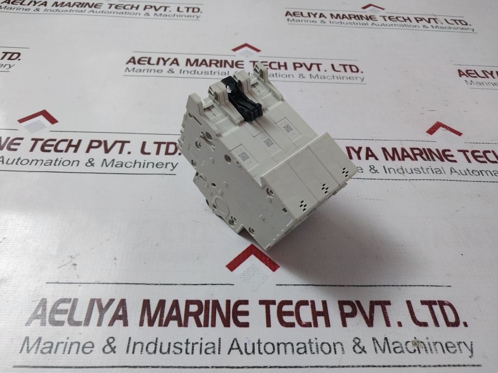 Abb S203 C10 3-pole Circuit Breaker 2Cds253001R0104