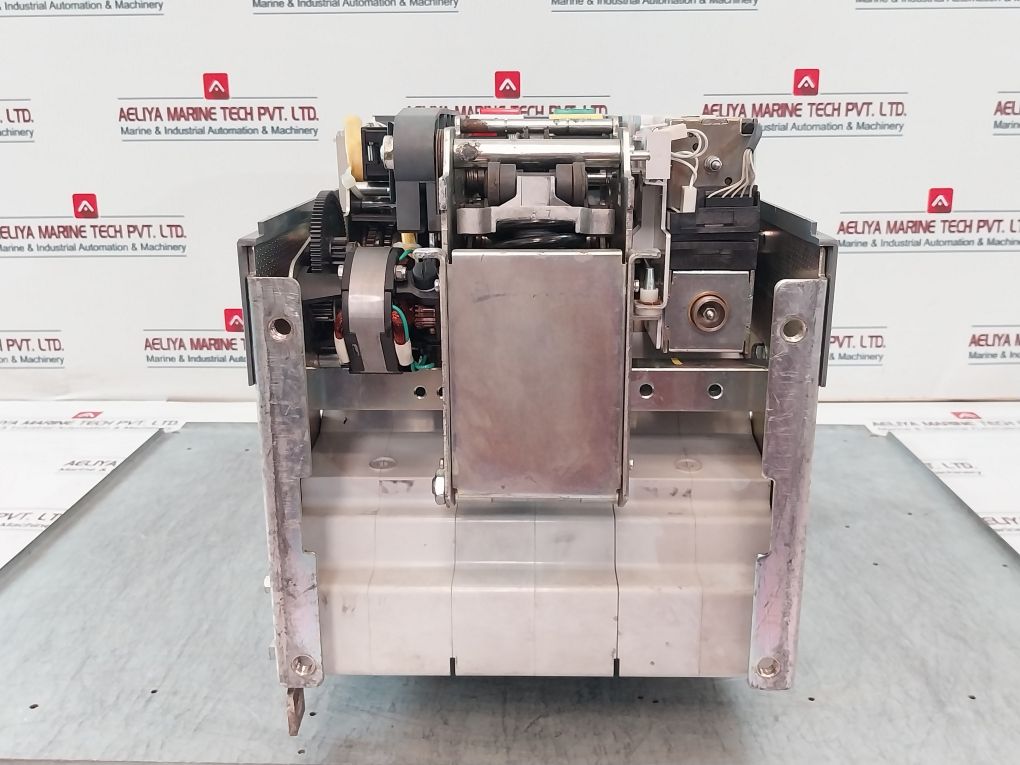 Abb Sace E2N 12 Circuit Breaker 110-120V 50-60Hz 1250A