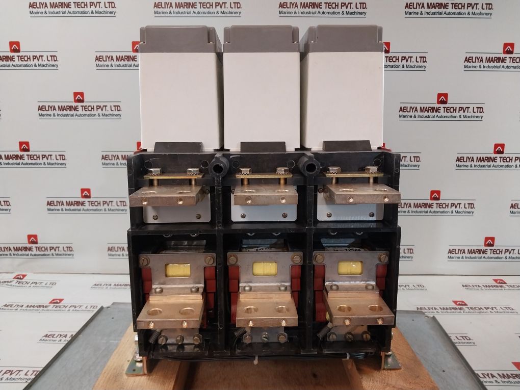 Abb Sace F1 Megamax Circuit Breaker With Ar1 Protection Unit