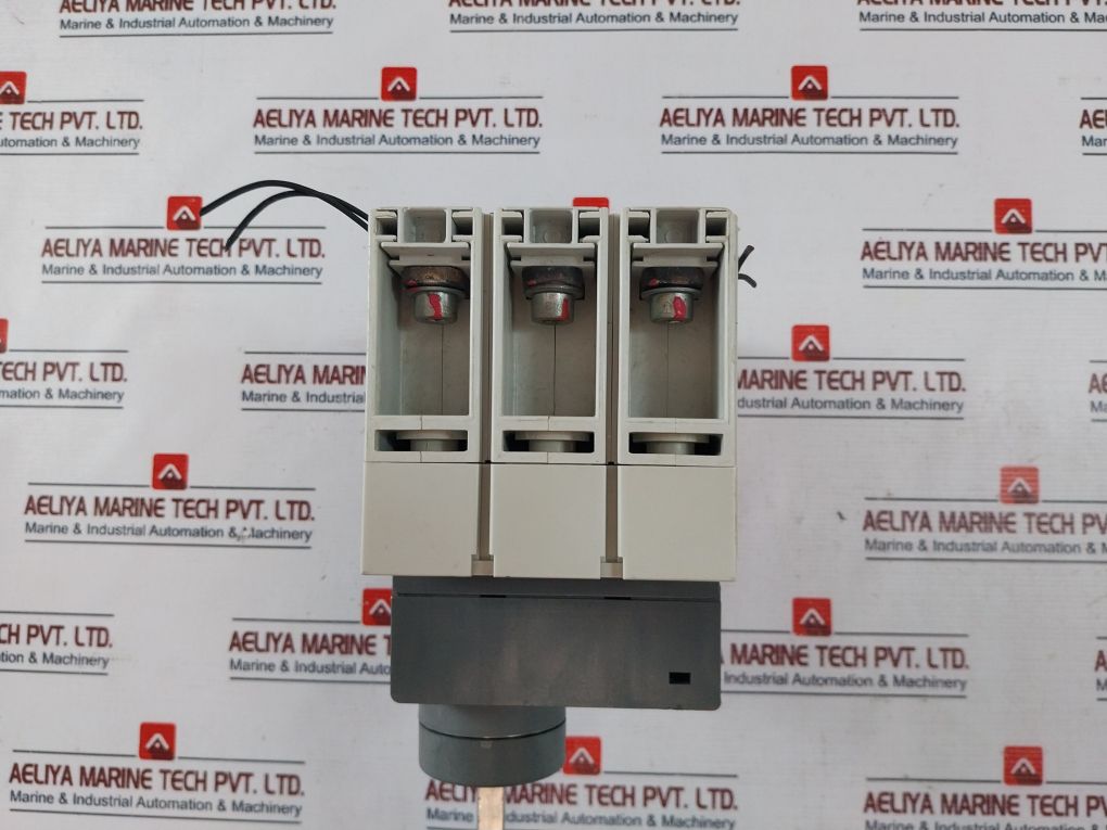 Abb Sace T4L 250 Three-pole Circuit Breaker 250V Ac/Dc