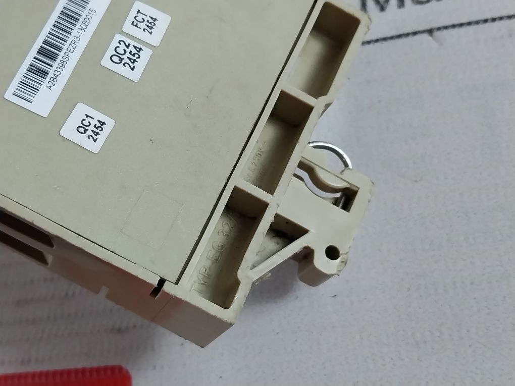 Abb Spe-zr3 Circuit Breaker Monitoring Relay Eg 32/1 250V