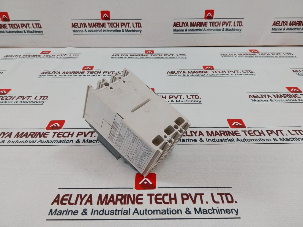 Abb Tmax T1B 160 Molded Case Circuit Breaker