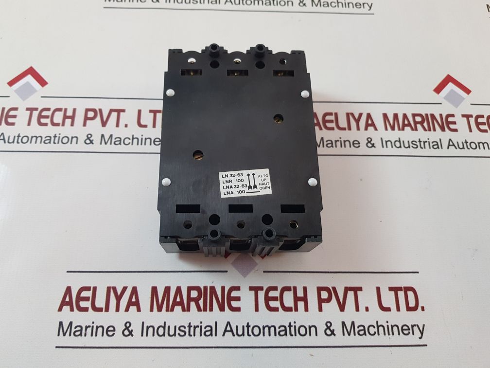 Abb Uxab 169216 R 033 Fixed Part For Plug-in Circuit-breaker
