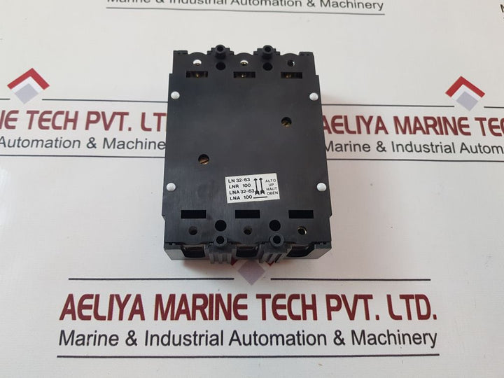 Abb Uxab 169216 R 033 Fixed Part For Plug-in Circuit-breaker
