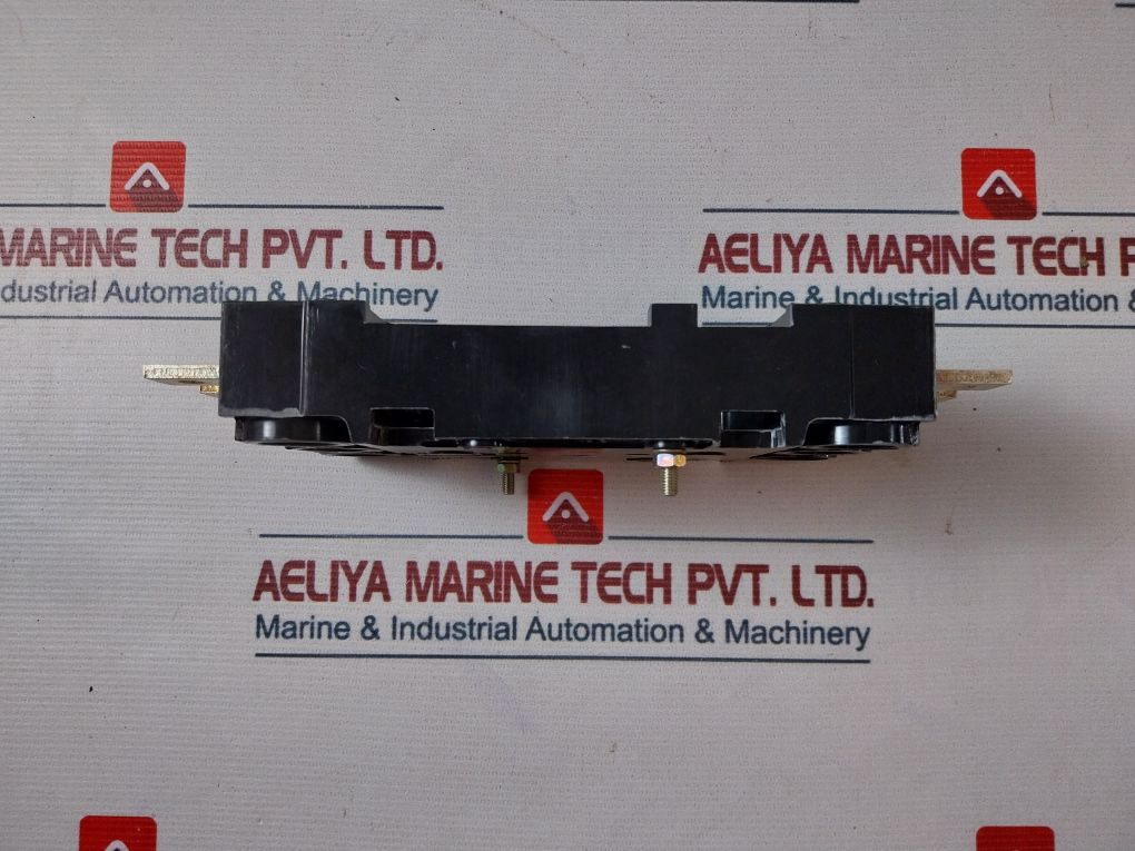 Abb Uxab 169316 R031 Fixed Part For Plug-in Circuit Breaker Swe0005800174