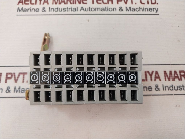 Abb Uxab 239260 R 002 Auxiliary Contacts Of Draw-out Circuit-breaker