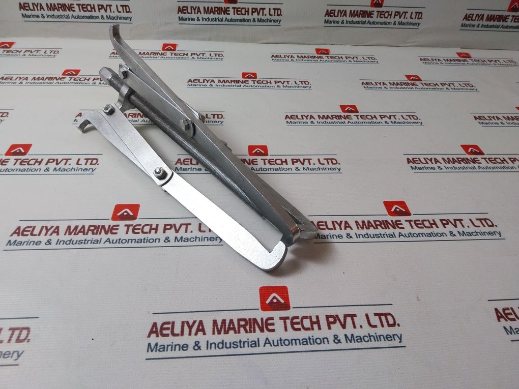 Ace 3 Leg Bearing Puller