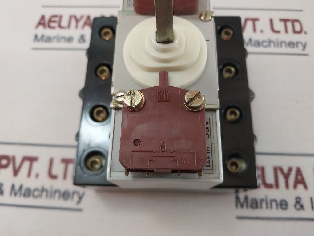 Aeg Hl121 Switch 300 Vac/125 A