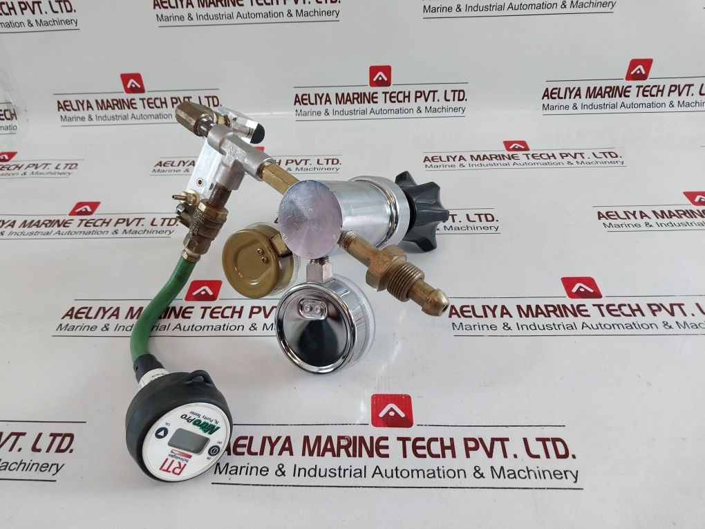 Airgas Y11-n198K Pressure Regulator With Rti Nitro Pro 436050 N2 Purity Tester