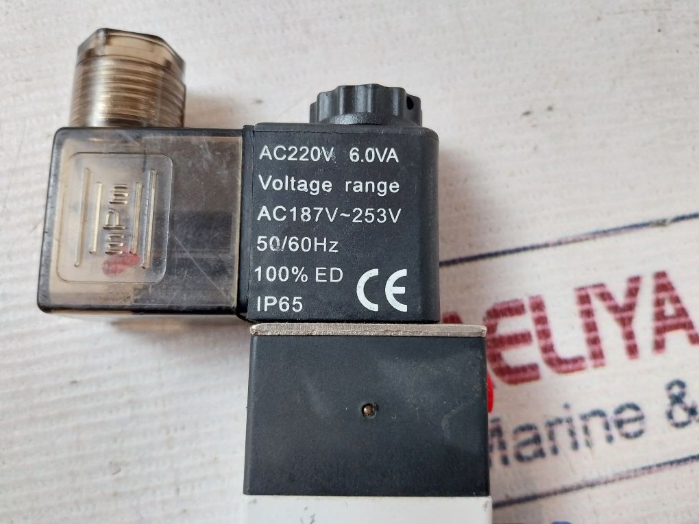 Airtac 4V220-08 Solenoid Valve